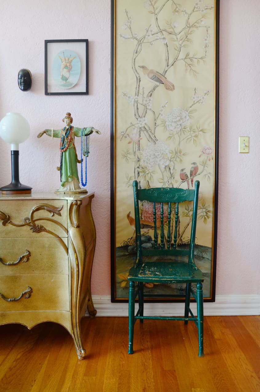 A closer look at Eccentric Luxury Apartments With Art Therapy Sessions